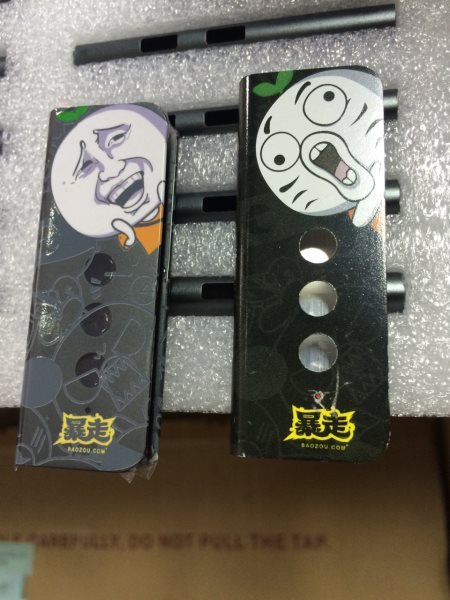 廣東水轉(zhuǎn)印廠家 蘋果13手機(jī)殼水轉(zhuǎn)印水貼UV噴涂定制加工13636122301